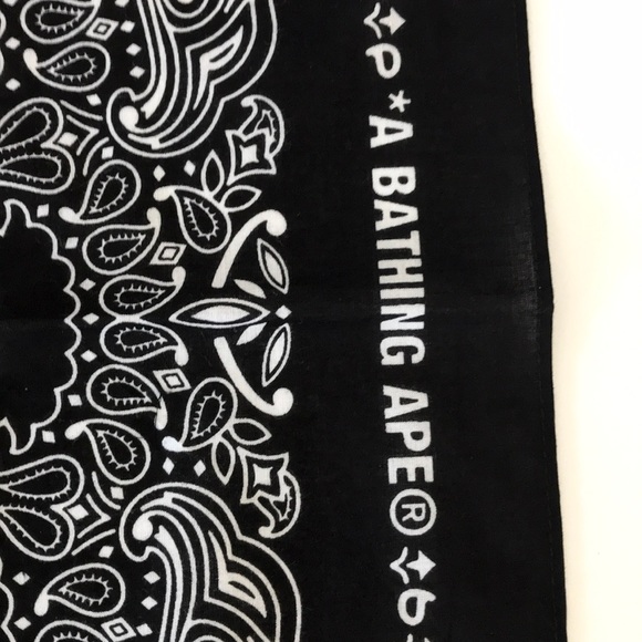 🎉Host Pick🎉Levi’s x Bape Black Bandana NWT - Picture 4 of 8